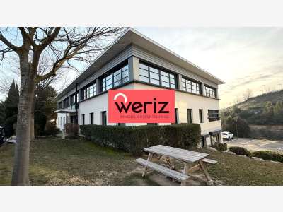 Bureaux à louer cloisonnés d'une surface de 250m2