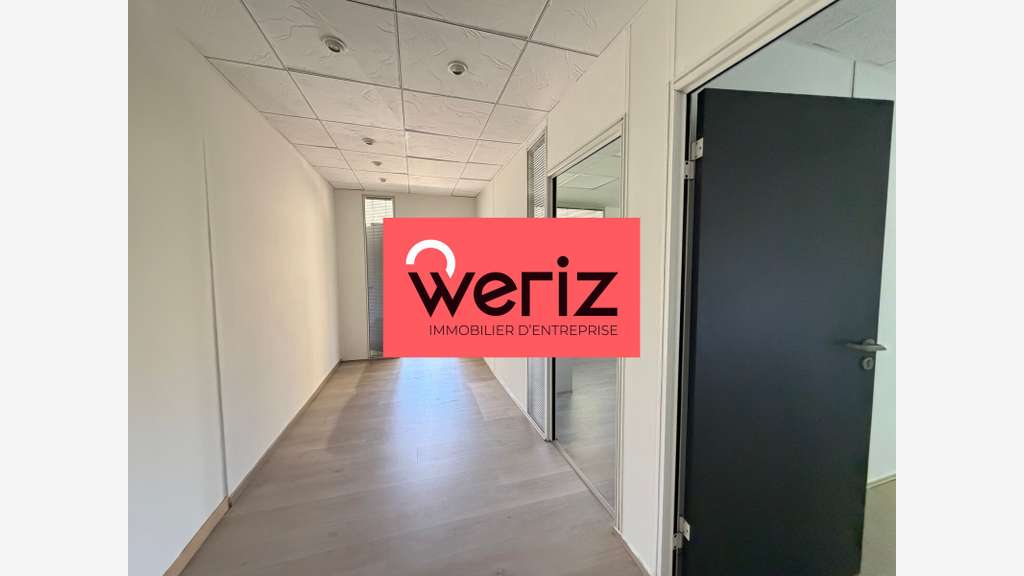 Bureaux de 73 m² non divisibles à Louer à AIX EN P