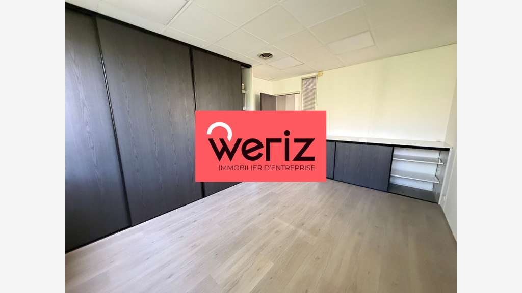Bureaux de 73 m² non divisibles à Louer à AIX EN P