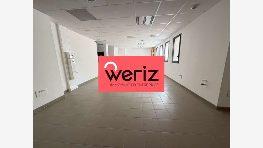 Bureaux de 81 m² non divisibles à Louer à AIX EN P