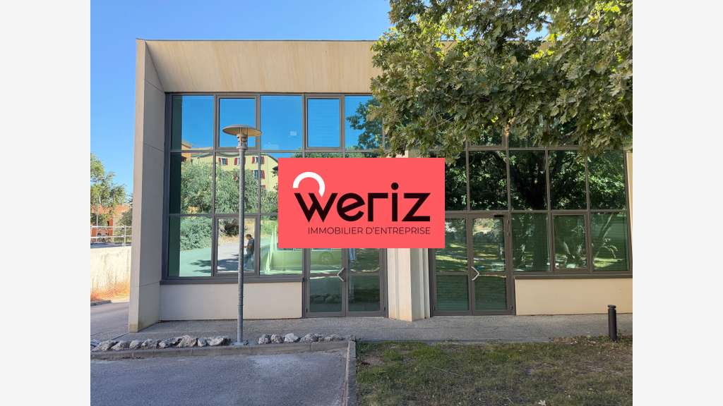 Bureaux de 80 m² non divisibles à Louer à AIX EN P