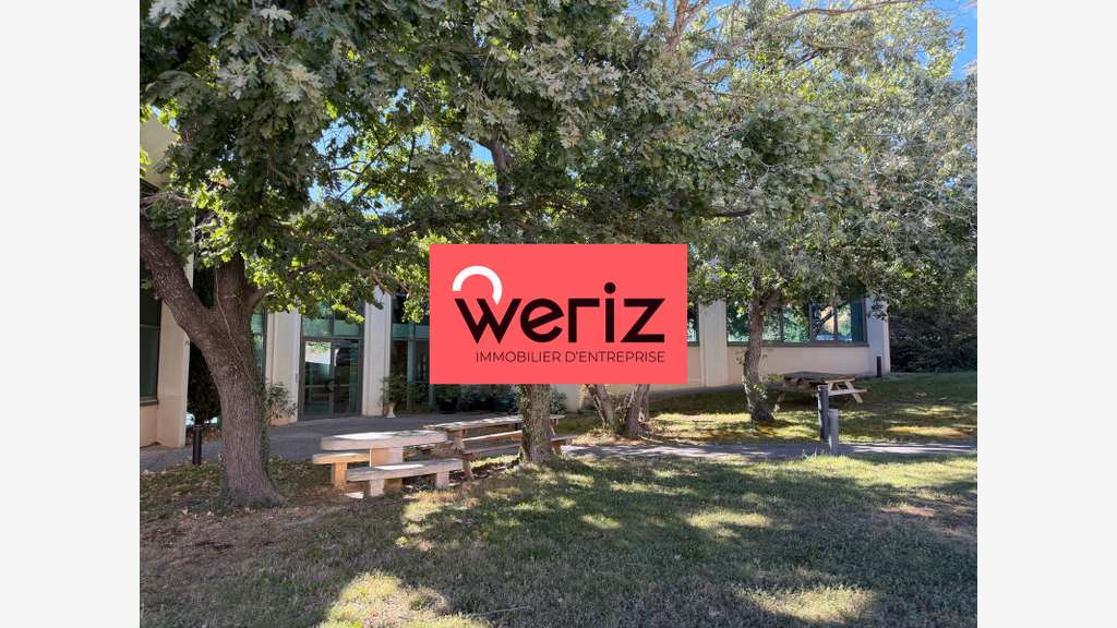 Bureaux de 80 m² non divisibles à Louer à AIX EN P