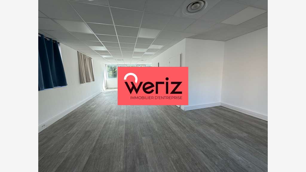 Bureaux de 80 m² non divisibles à Louer à AIX EN P