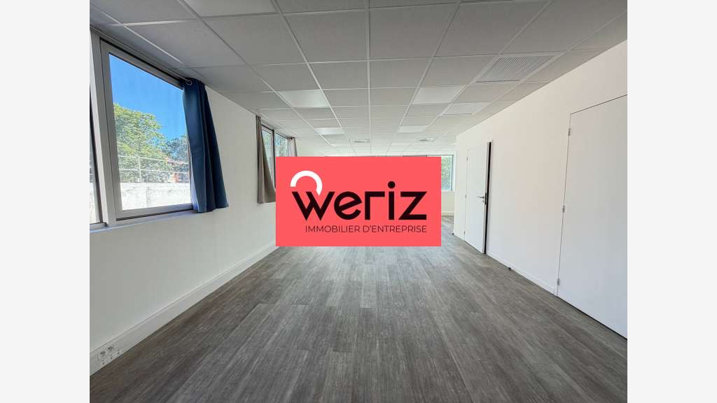 Bureaux de 80 m² non divisibles à Louer à AIX EN P