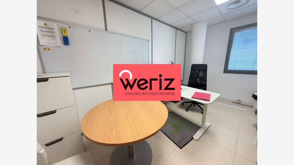 Bureaux de 322 m² non divisibles à Louer à AIX EN