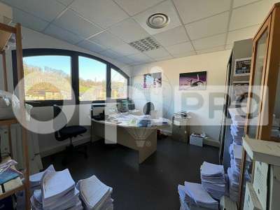 A louer bureaux 72m² R+1 avec parking à Légny
