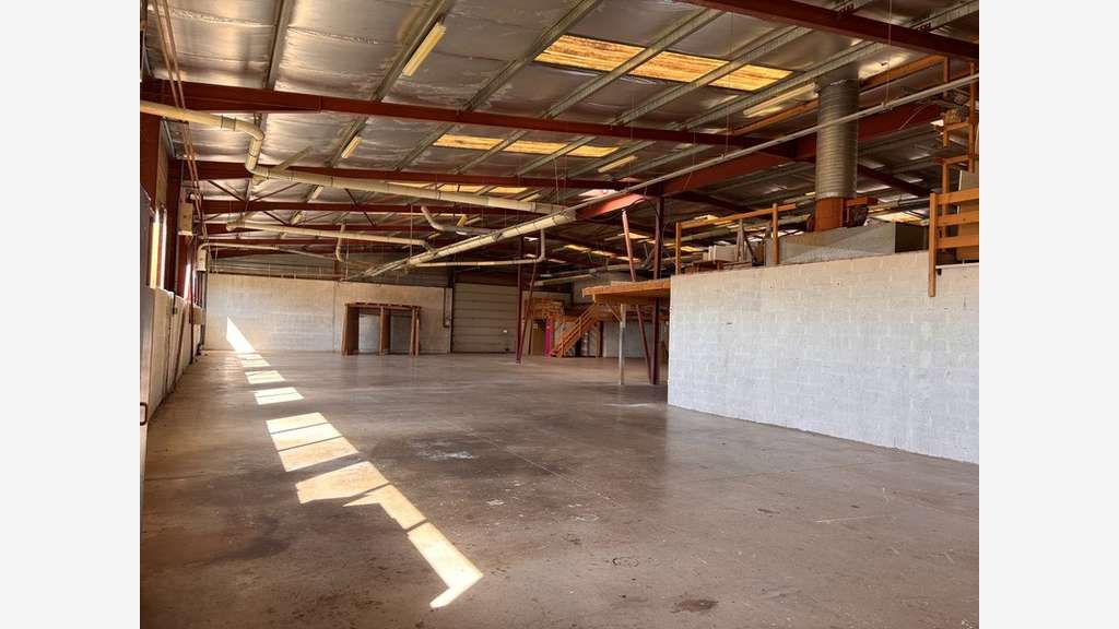 Bâtiment d'activité à louer 1991m² à Lentilly A89