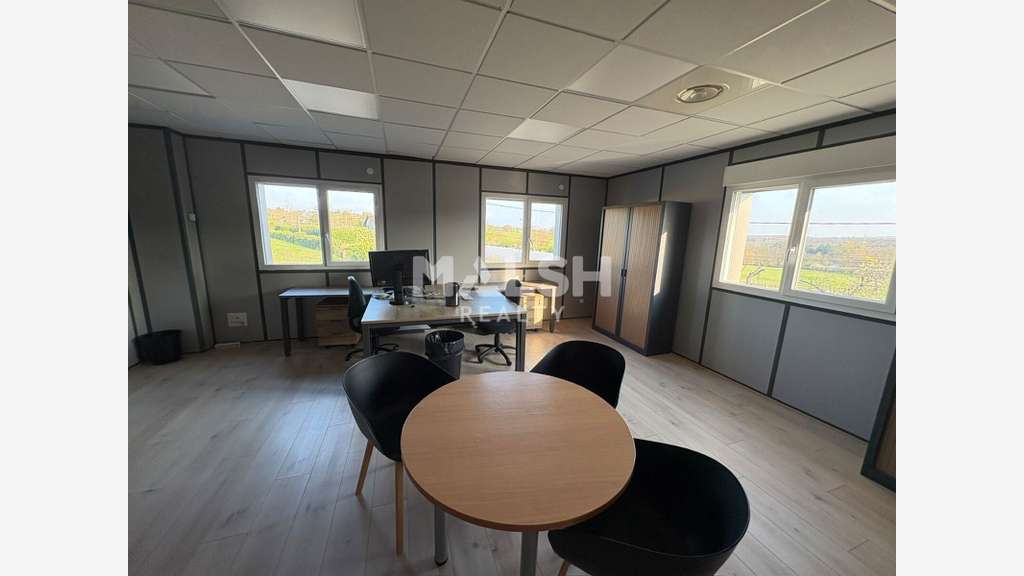 Bureau tout équipé et climatisé à louer à Lentilly