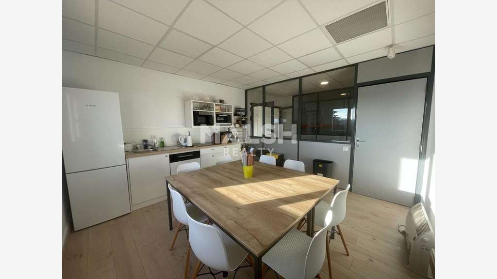 Bureau tout équipé et climatisé à louer à Lentilly