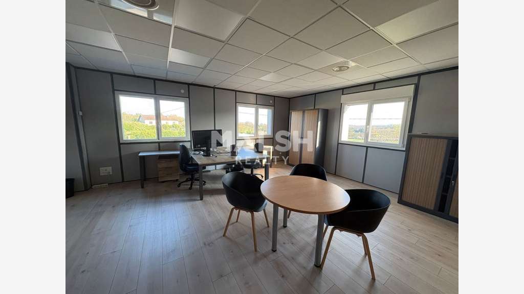 Bureau tout équipé et climatisé à louer à Lentilly