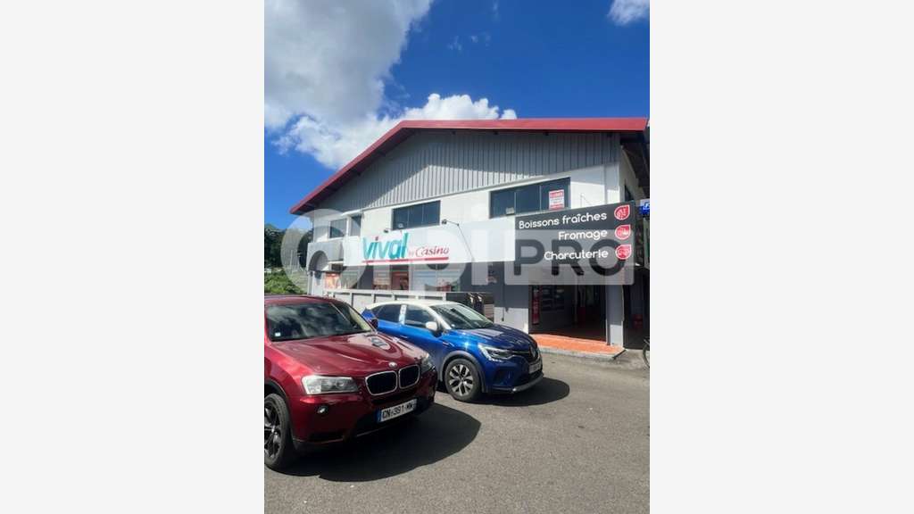 A louer 160m² de bureaux en R+1 au Raizet