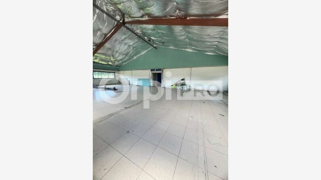 A louer 160m² de bureaux en R+1 au Raizet