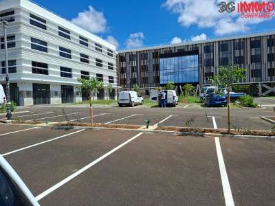 A louer local professionnel 81m² RDC aux Abymes