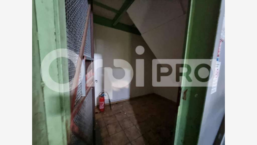A louer entrepôt 400m² sur 2 niveaux aux Abymes