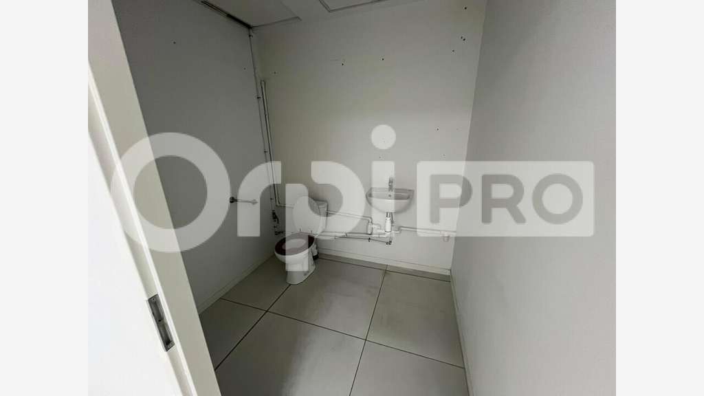 A louer magnifiques bureaux 80m² aux Abymes
