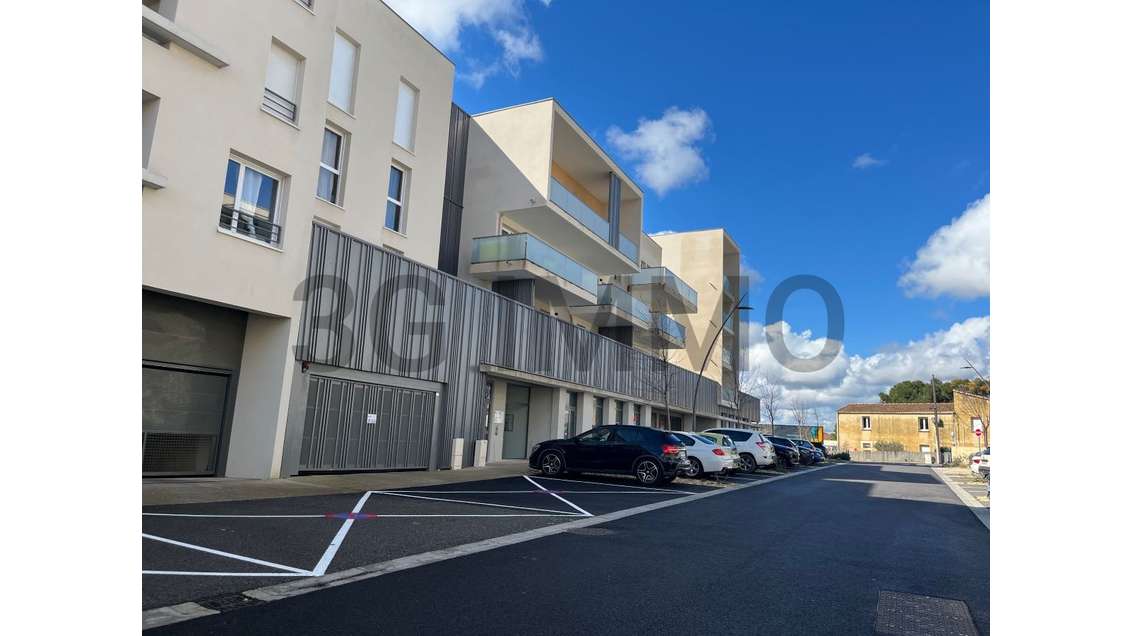 A louer bureaux à Les Angles