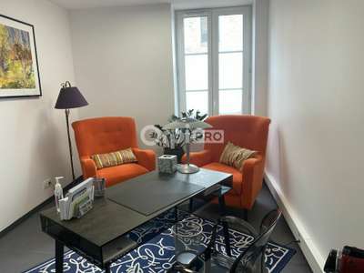 Bureau de 14m² + parking à louer aux Chères 69380