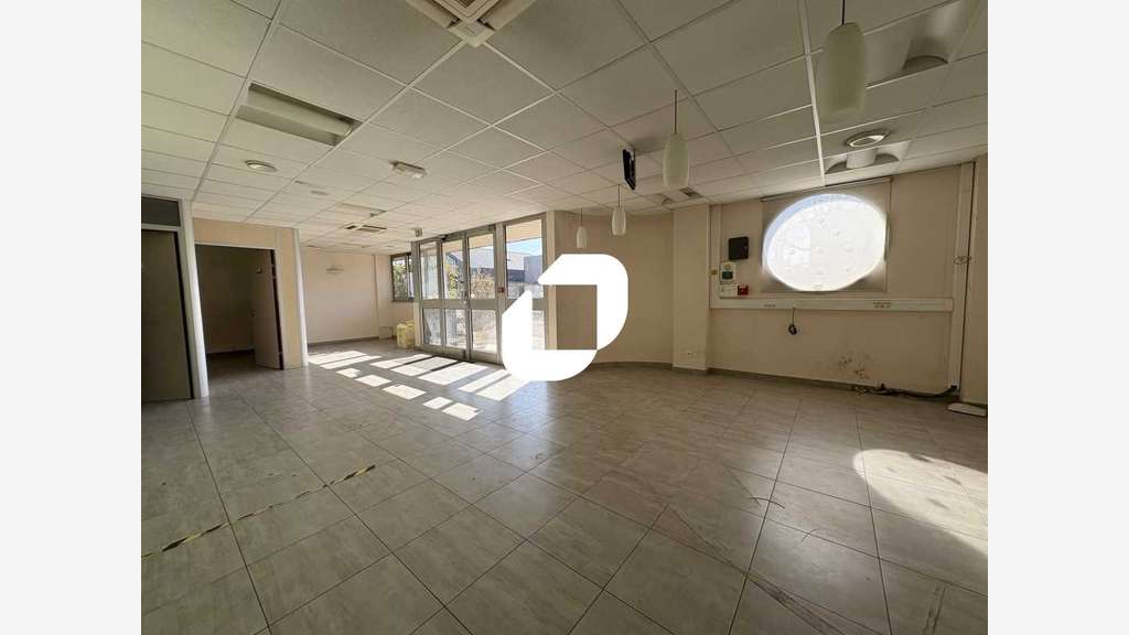 A louer Bureaux 523m² Les clayes sous bois