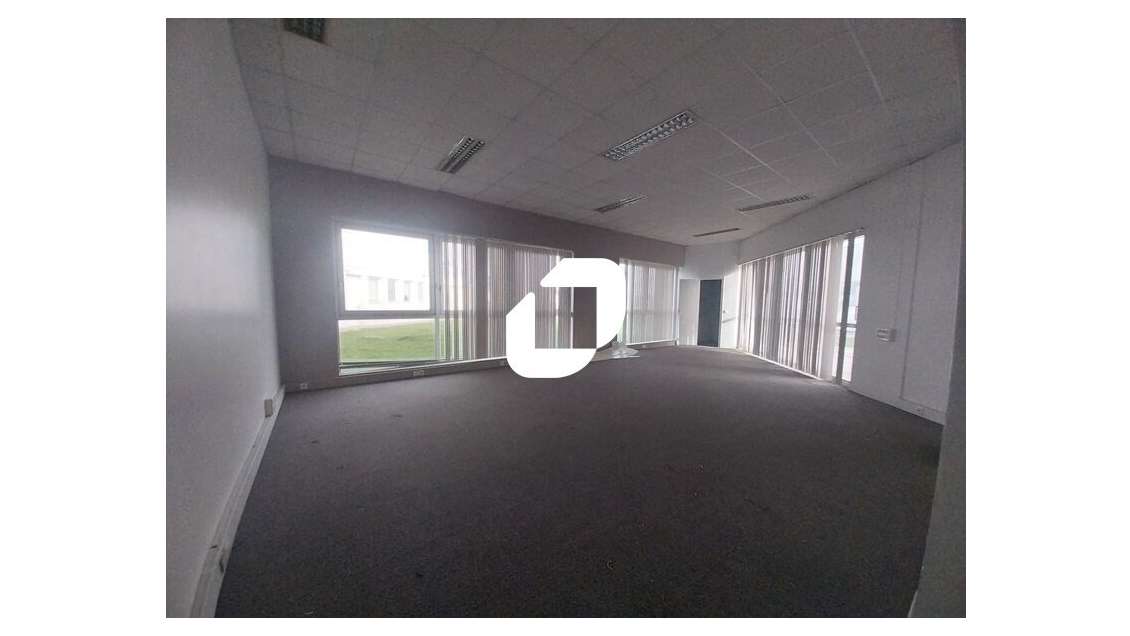 A louer Bureaux 66m² Les essarts le roi