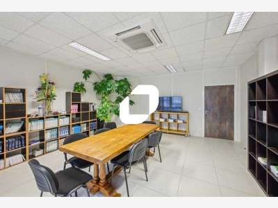 A louer Bureaux 143m² Les essarts le roi