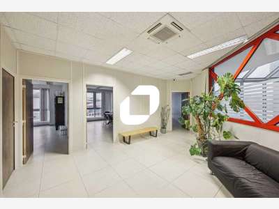 A louer Bureaux 122m² Les essarts le roi