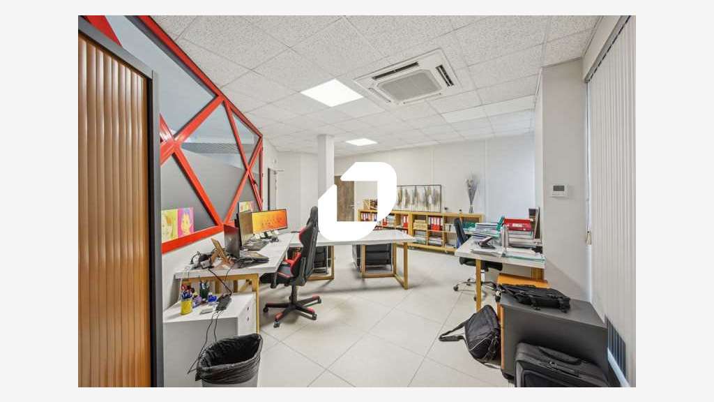 A louer Bureaux 122m² Les essarts le roi