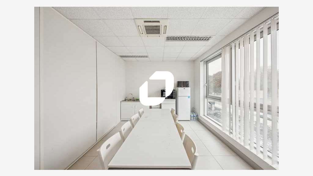 A louer Bureaux 122m² Les essarts le roi
