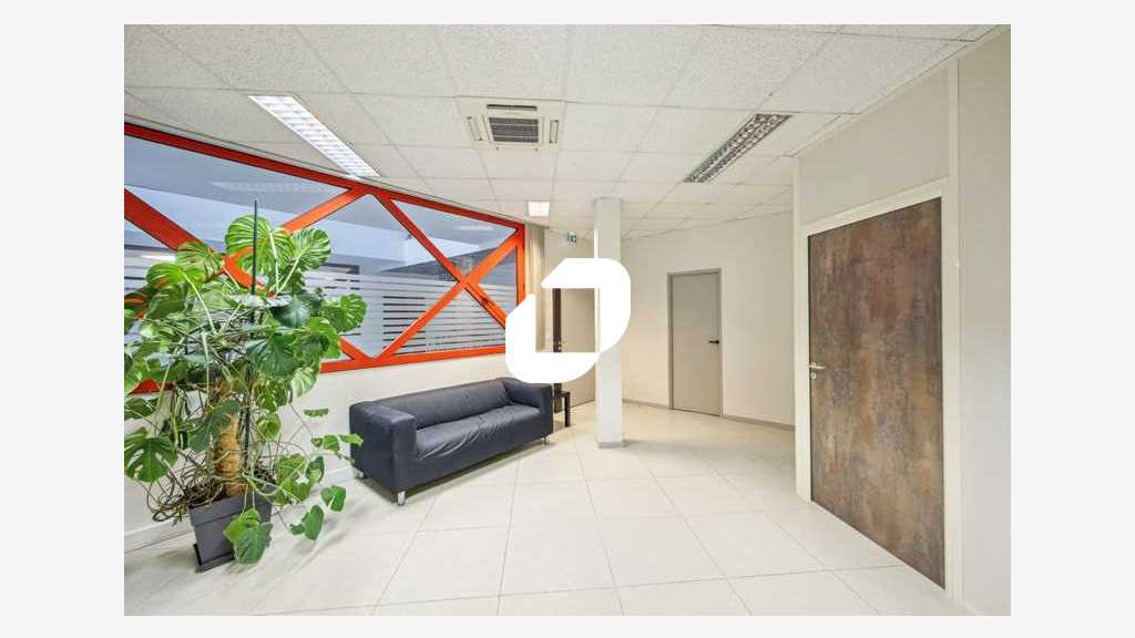 A louer Bureaux 265m² Les essarts le roi