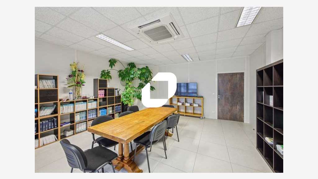 A louer Bureaux 265m² Les essarts le roi