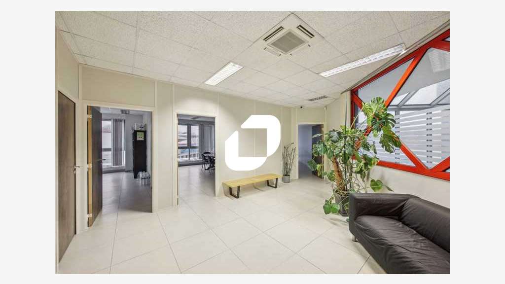 A louer Bureaux 265m² Les essarts le roi