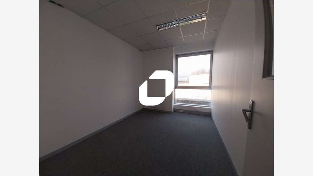 A louer Bureaux 230m² Les essarts le roi