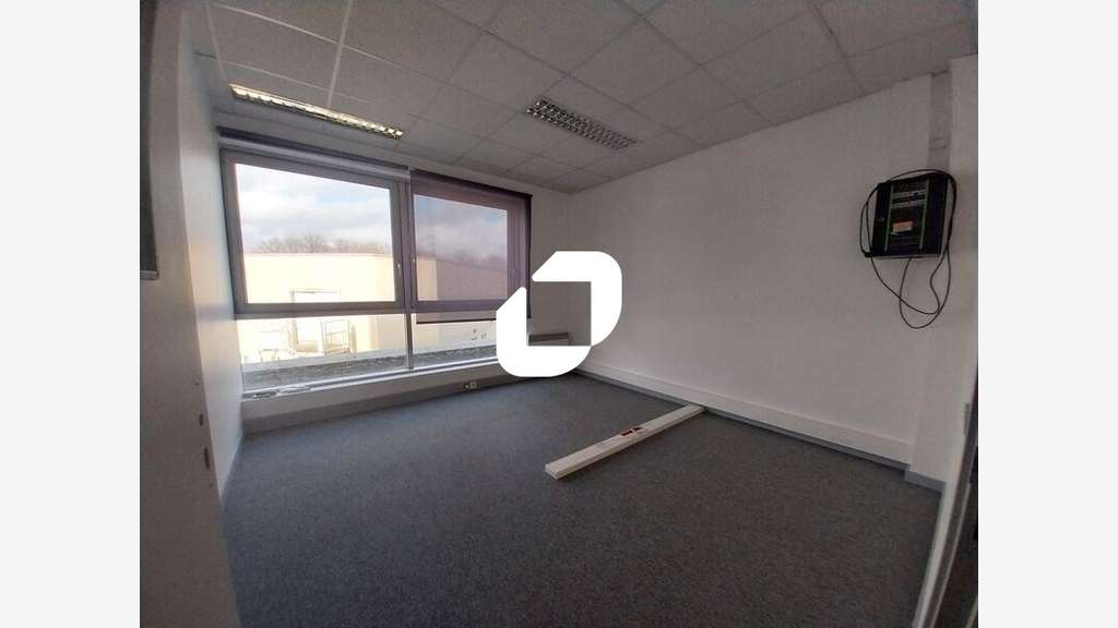 A louer Bureaux 230m² Les essarts le roi