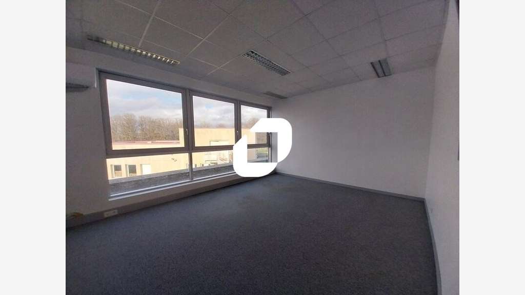 A louer Bureaux 230m² Les essarts le roi