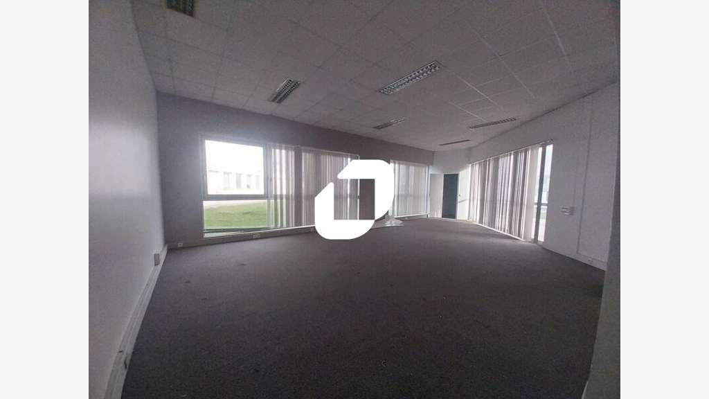 A louer Bureaux 66m² Les essarts le roi