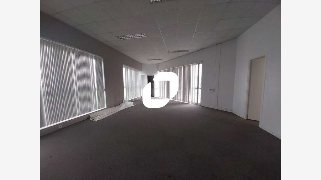 A louer Bureaux 66m² Les essarts le roi