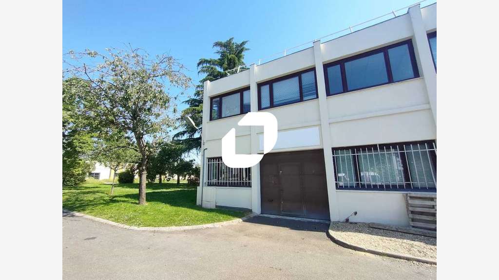 A louer Bureaux 18m² Les loges en josas