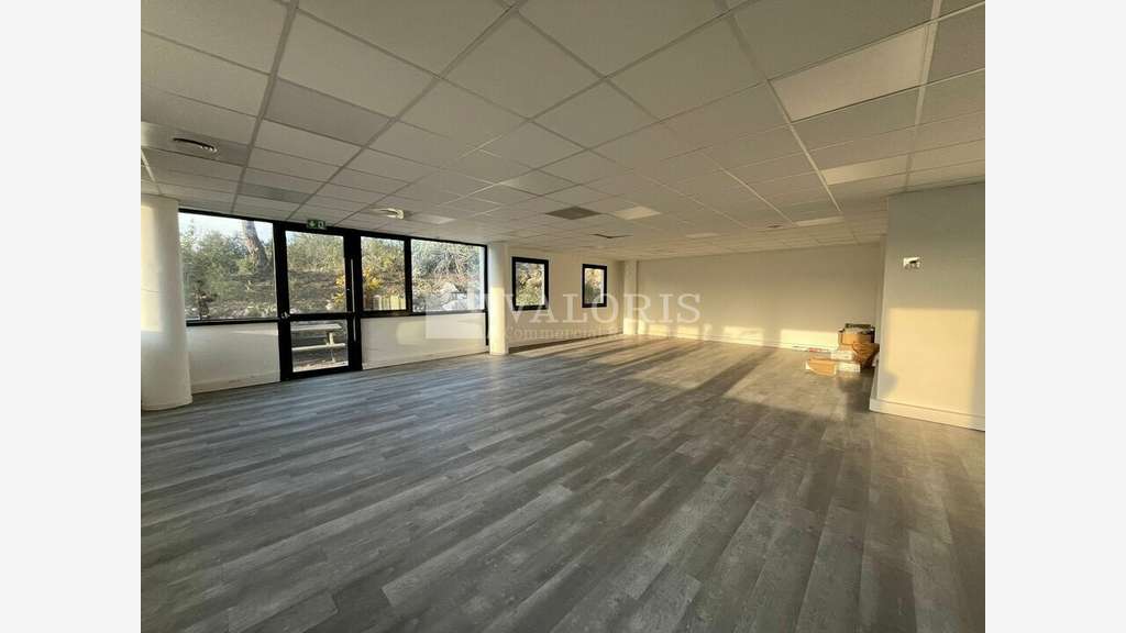Bureaux de 117 et 270m² à louer sur la Duranne