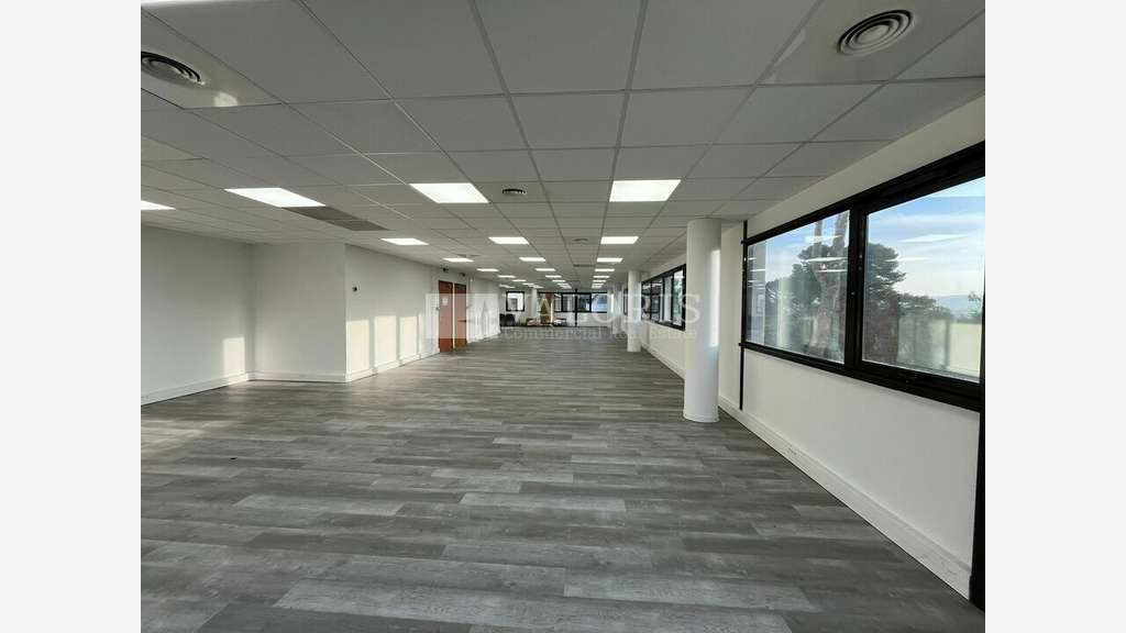 Bureaux de 117 et 270m² à louer sur la Duranne