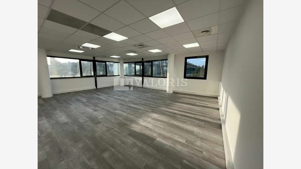 Bureaux de 117 et 270m² à louer sur la Duranne