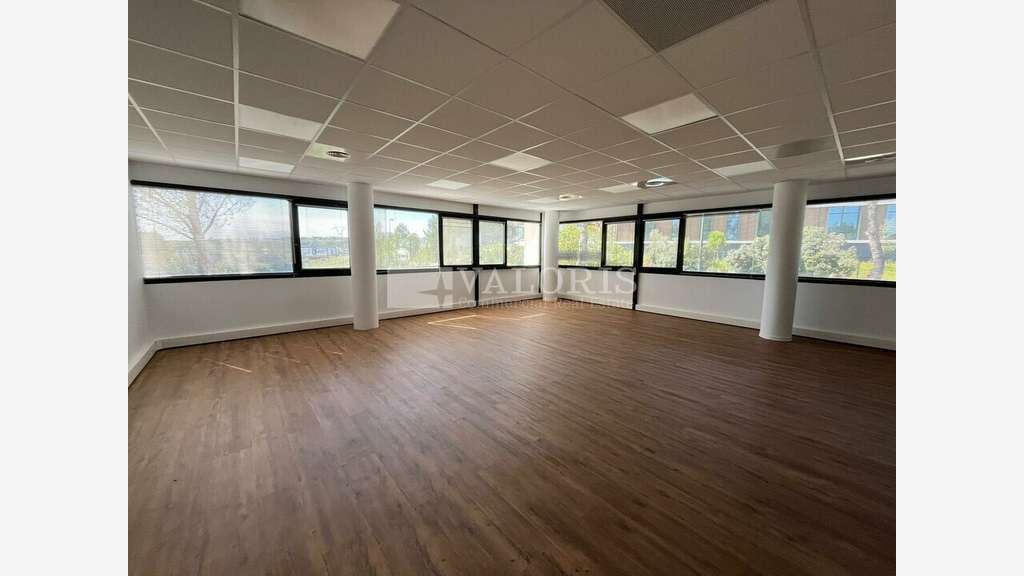 Bureaux rénovés 97m² à louer sur la Duranne