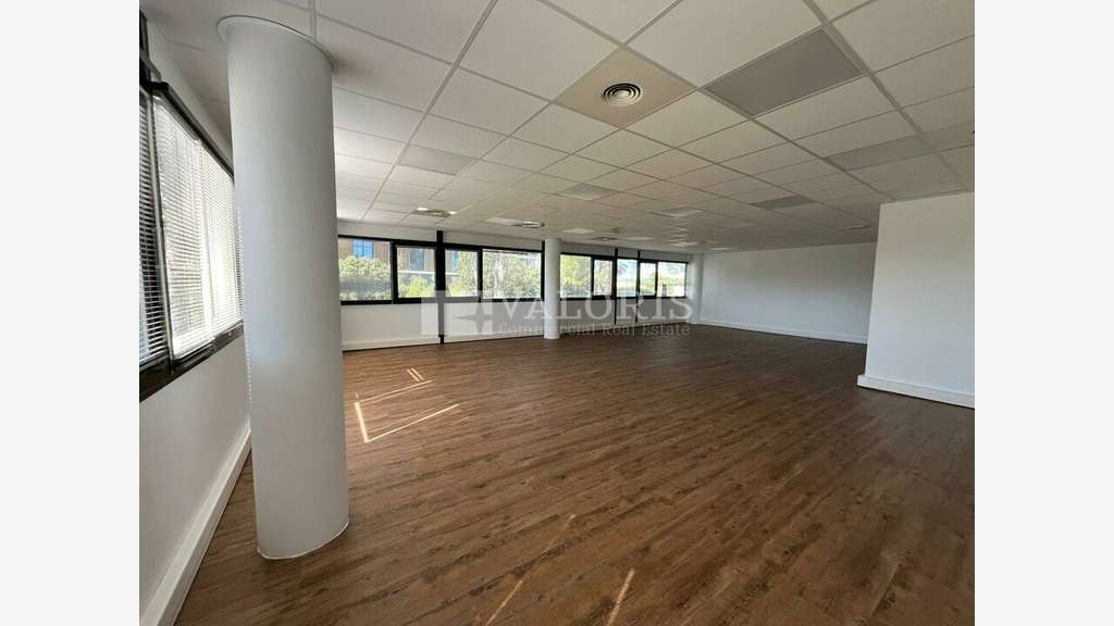 Bureaux rénovés 97m² à louer sur la Duranne