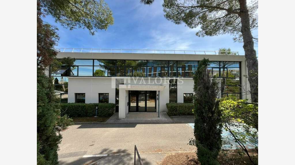 Bureaux rénovés 97m² à louer sur la Duranne