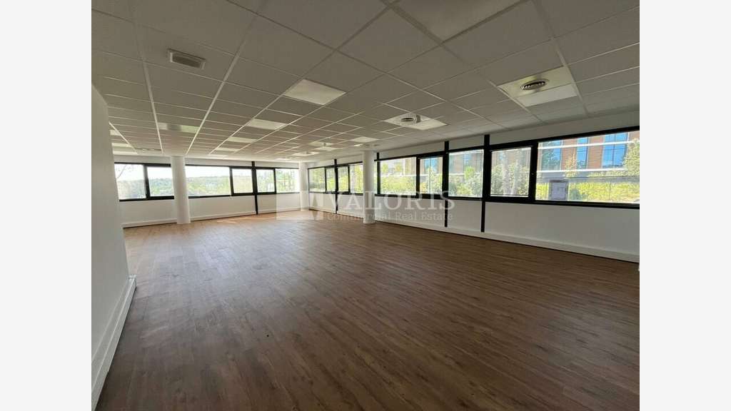 Bureaux rénovés 97m² à louer sur la Duranne