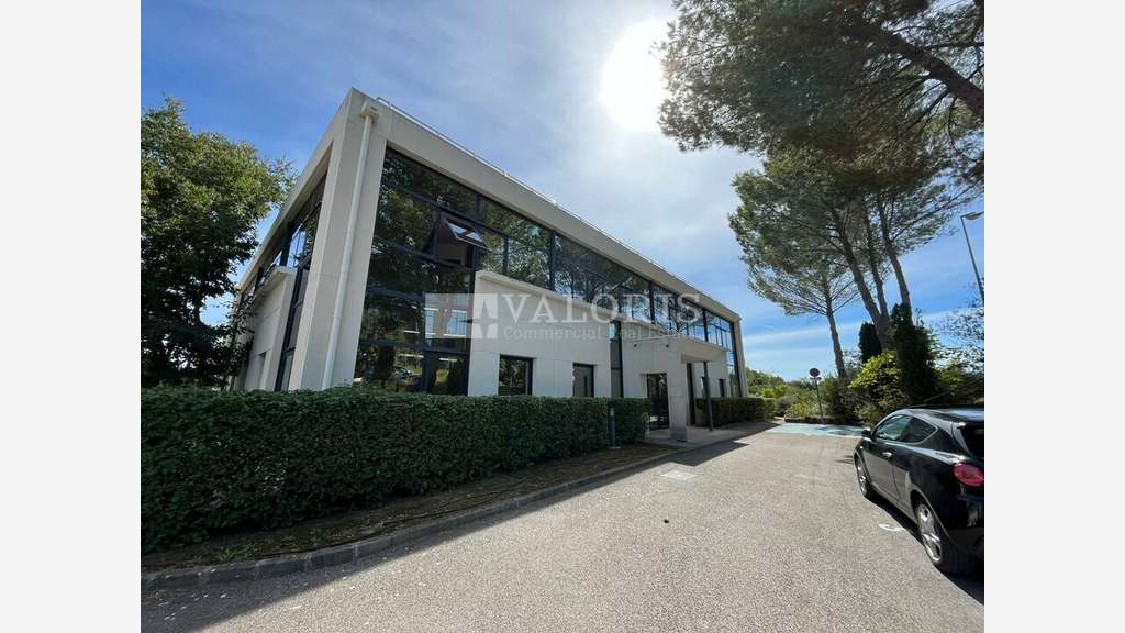 Bureaux rénovés 97m² à louer sur la Duranne