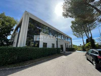 Bureaux rénovés 97m² à louer sur la Duranne