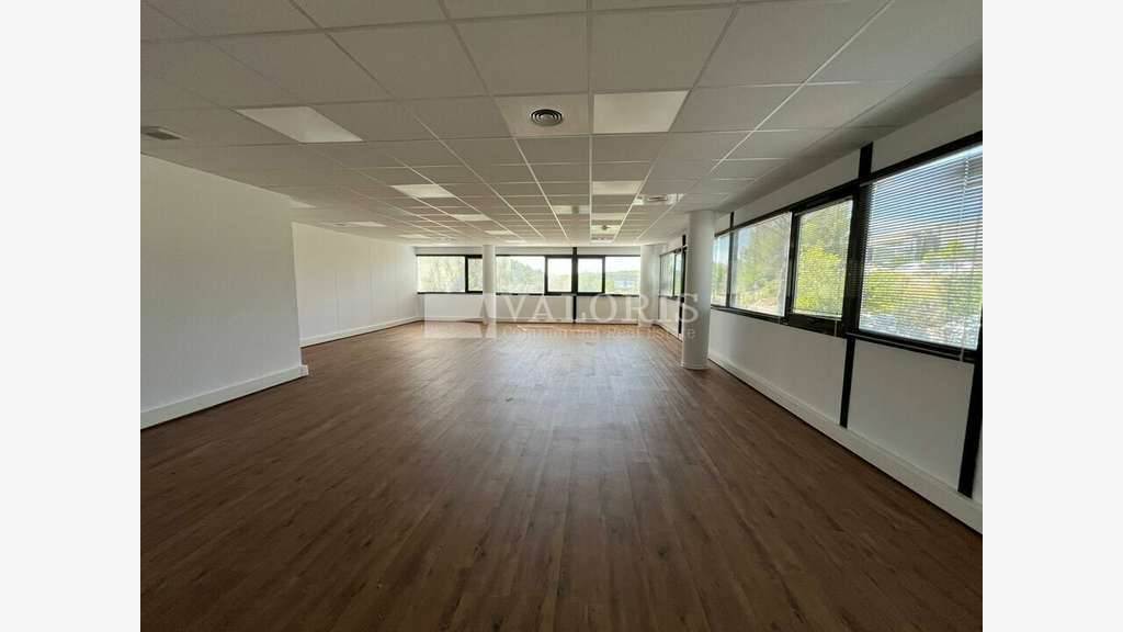 Bureaux rénovés 97m² à louer sur la Duranne