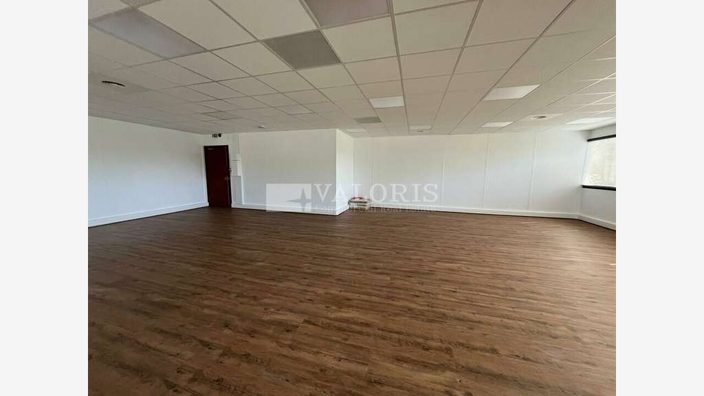 Bureaux rénovés 97m² à louer sur la Duranne