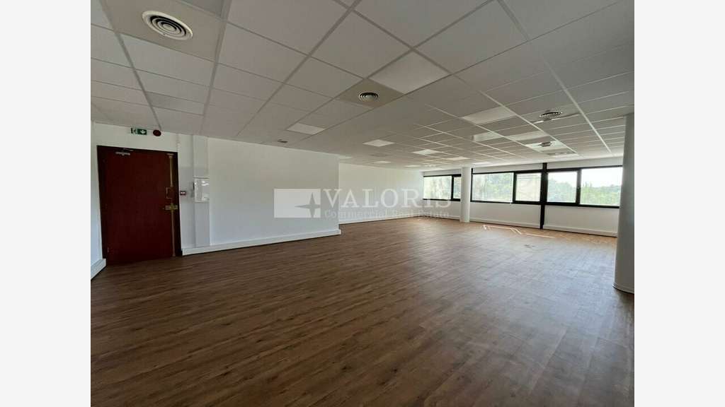 Bureaux rénovés 97m² à louer sur la Duranne