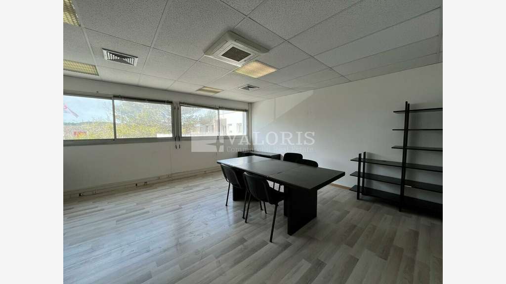 Bureaux 50 et 134 m²  à louer ZI des Milles