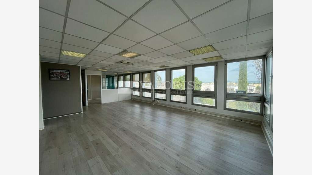 Bureaux 50 et 134 m²  à louer ZI des Milles
